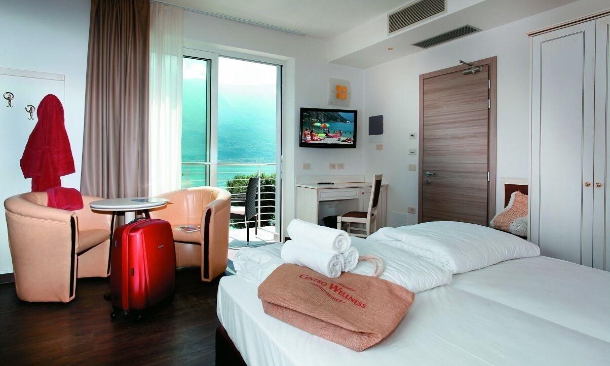 Hotel Sogno Del Benaco Лимоне-суль-Гарда Экстерьер фото
