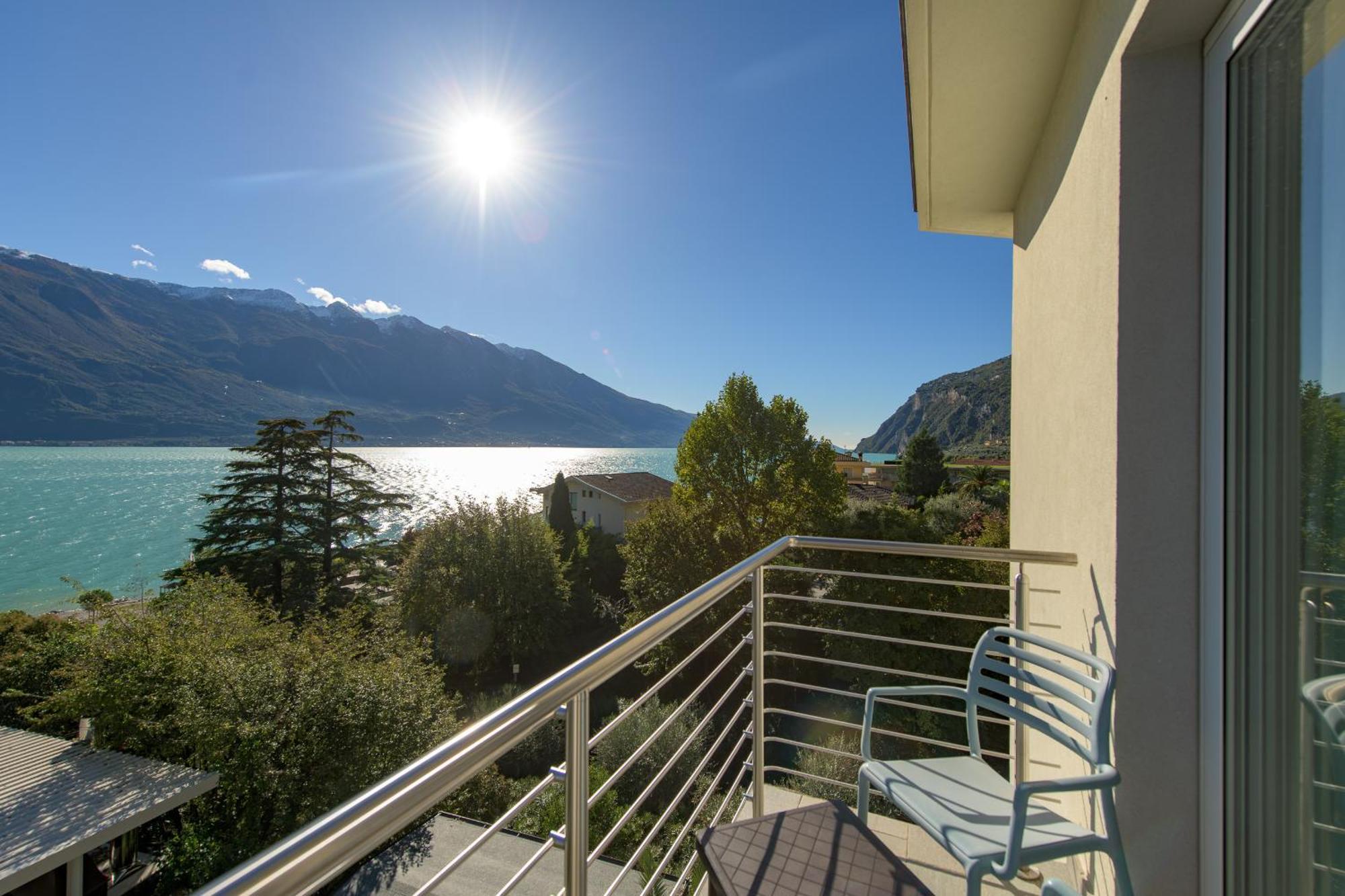 Hotel Sogno Del Benaco Лимоне-суль-Гарда Экстерьер фото