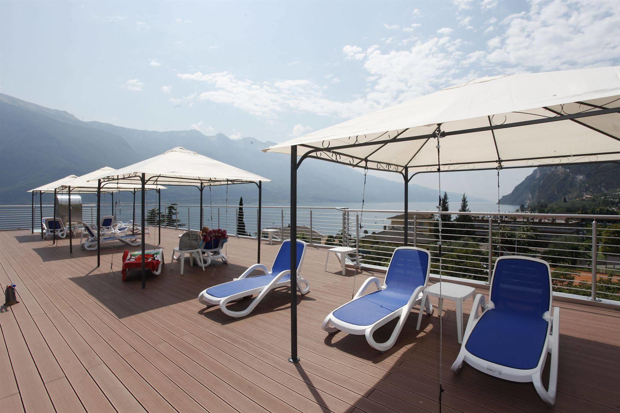 Hotel Sogno Del Benaco Лимоне-суль-Гарда Экстерьер фото